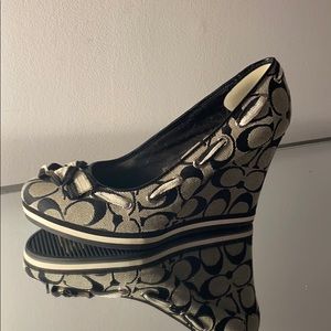USED Authentic COACH wedge shoe-gray/black size 8